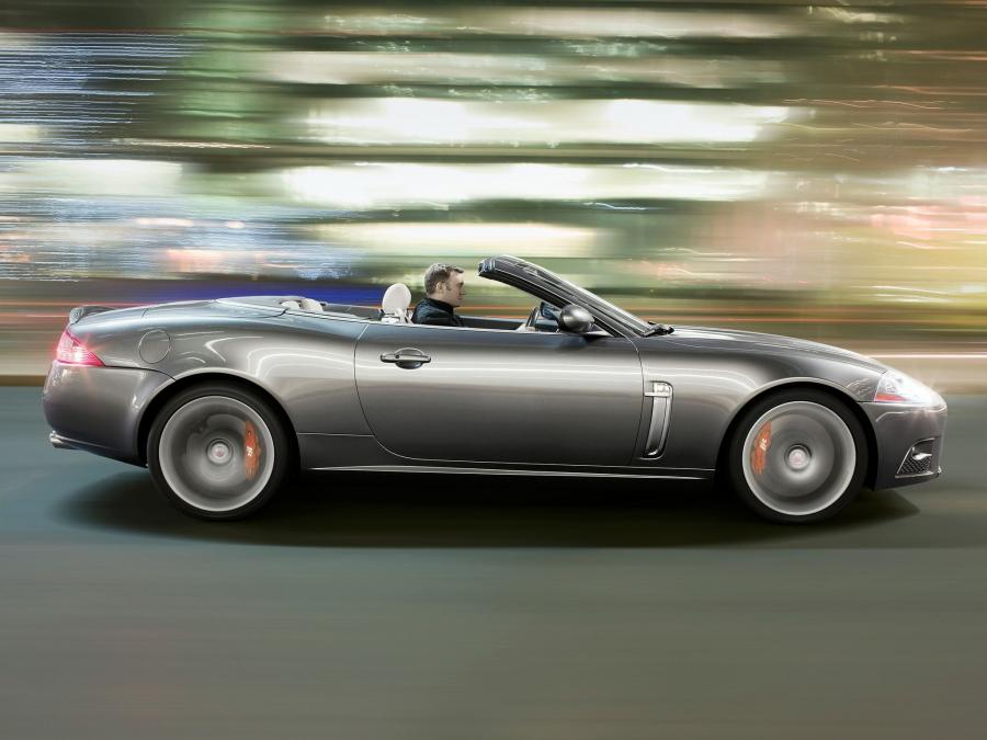  Jaguar XKR Portfolio Convertible 2007 года  (фото 21 из 26)